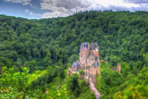 Burg Eltz an der Elz