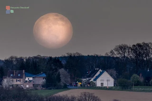 Der Supermond über dem Hanfbachtal