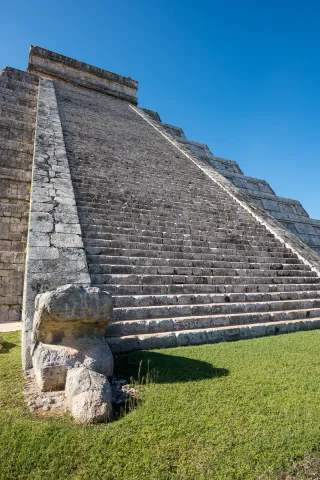 Quetzalcoatl oder Kukulkan, "Die gefiederte Schlange"