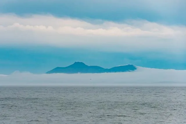 Kunashiri, the black island in the fog