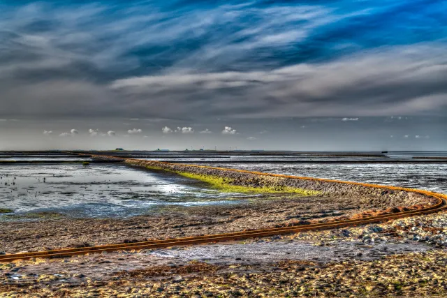 Der Lorendamm zur Hallig Nordstrandischmoor (HDR)