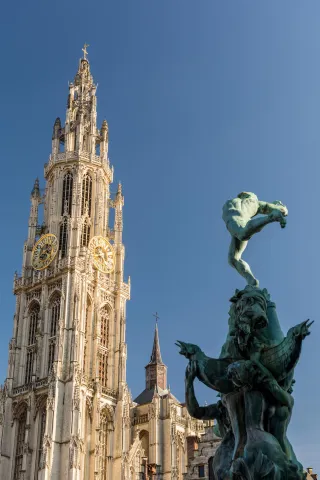 Liebfrauenkathedrale mit Brabobrunnen