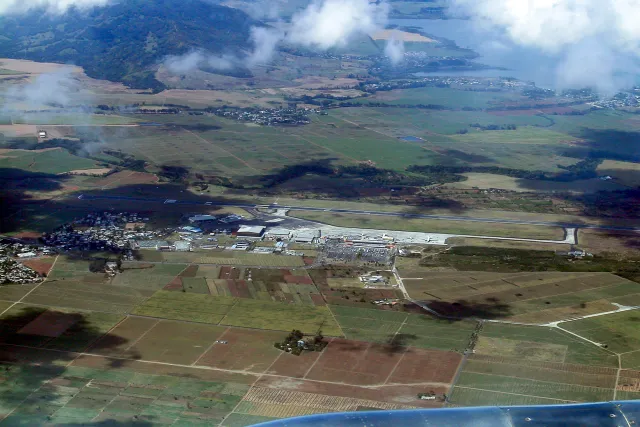 Die Küste von Mauritius vom Flugzeug aus