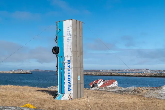 Lastwageninstallation am Tunnel nach Vardø