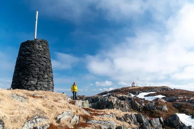 Climbing to the northern lighthouse in the north of Vardøya island