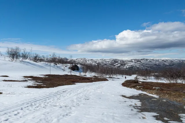 Over snow slopes in the high altitudes