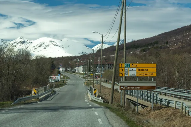 Drive to the Lyngen Alps