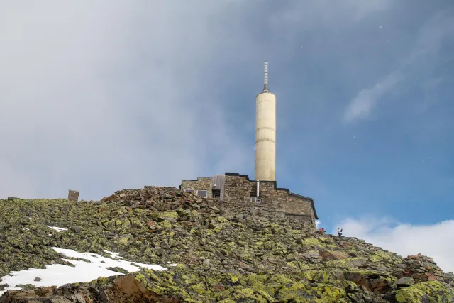 Views and buildings on the Gaustatoppen