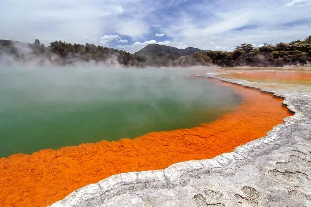 NFT 004: Der Champagne Pool im WAI-O-TAPU Wonderland