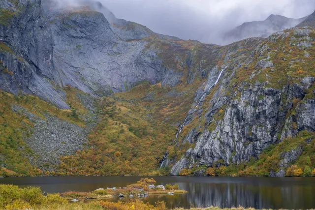 Wasserfall auf den Lofoten