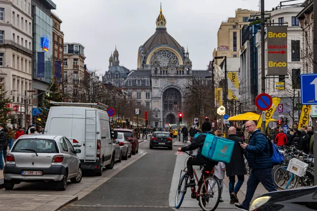 Auf dem Weg zum Antwerpener Bahnhof