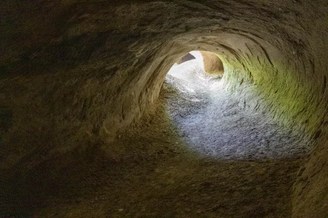 Die Trasshöhlen im Brohltal