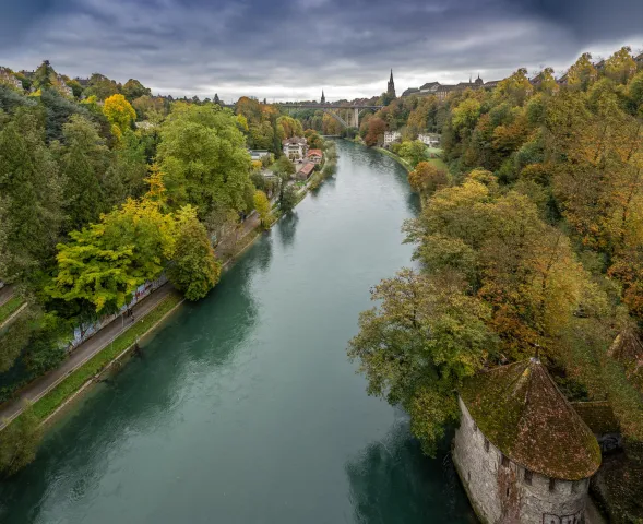 Die Aare in Bern von der Lorrainebrücke aus fotografiert